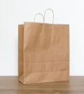 Compter sur le sac en papier kraft pour remplacer le plastique
